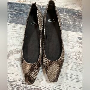 Stuart Weitzman Brown python print flats